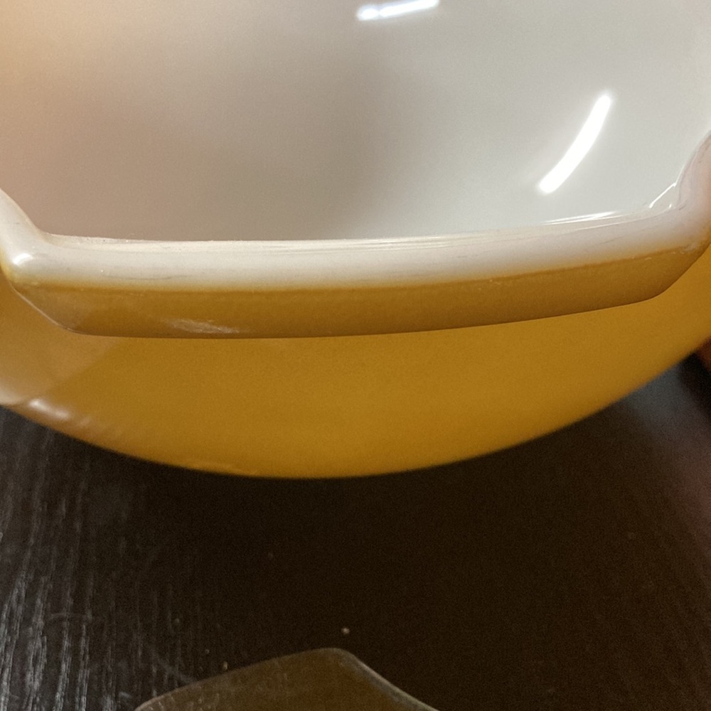 Vintage (c. 1972) “Butterfly Gold” Pyrex nesting bowl - Picture 8 of 9